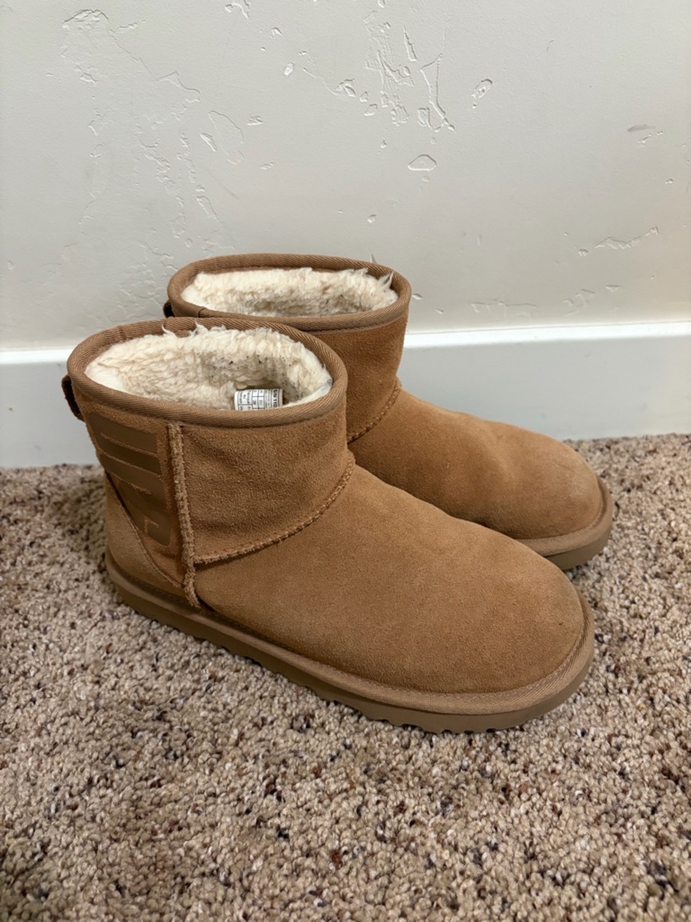 UGG Women's Classic Mini Rubber UGG Logo Boots Chestnut Brown Size 7